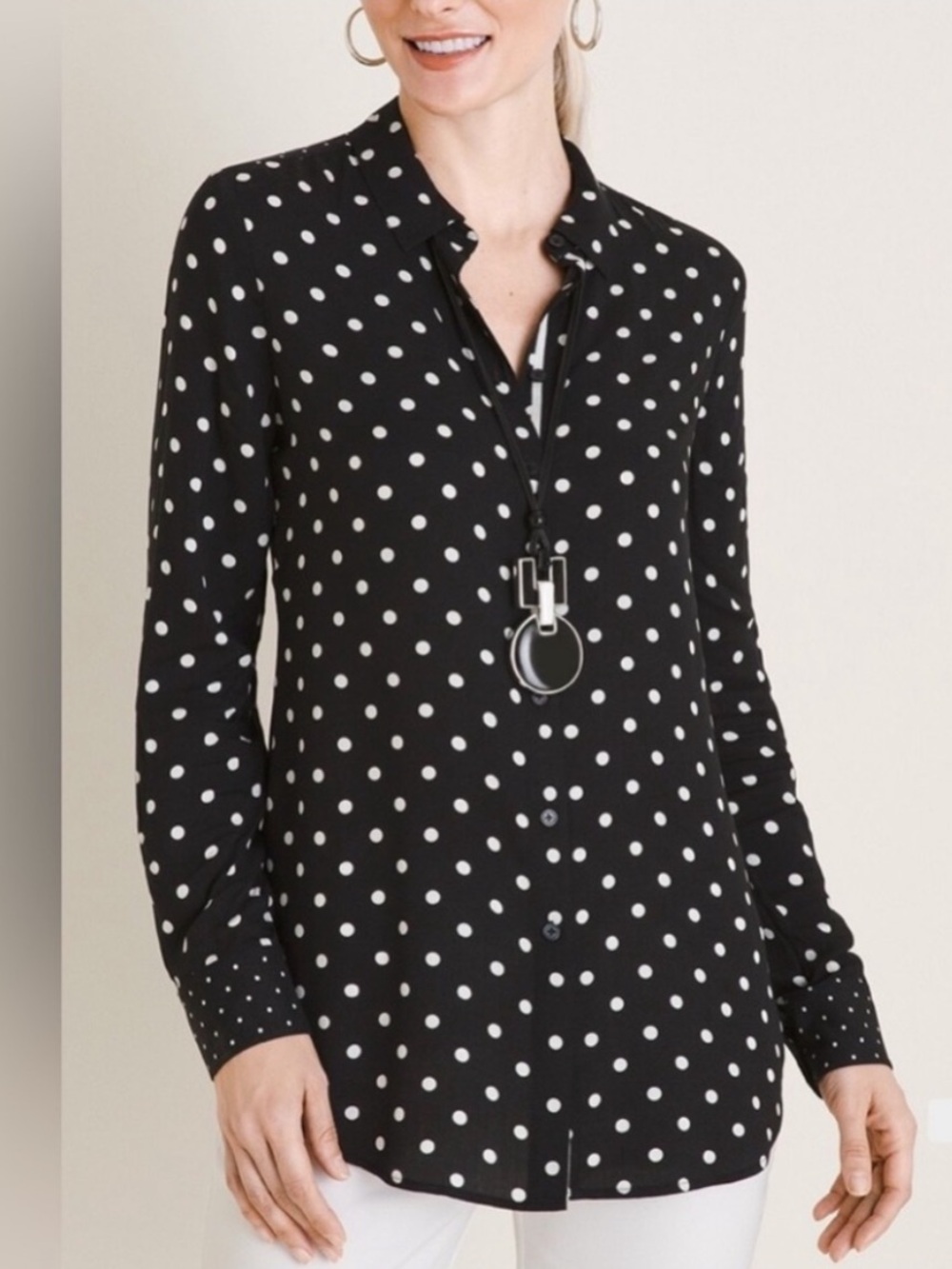 Chicos LS EASY SHIRT
BASIC DOTS
TOP LS WOVEN PATTERN
BLACK/WHITE Size Large.